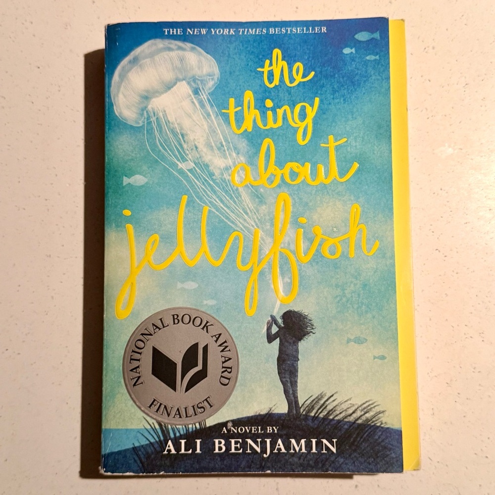 📚 The Thing About Jellyfish by Ali Benjamin - Paperback Best Selling Novel